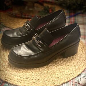Elegant Black Leather Loafers